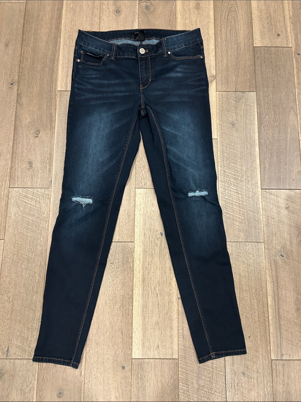 White House Black Market Women’s Skinny Leg Jeans Size: 6R